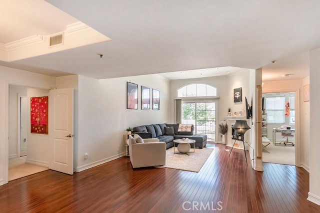14242 Burbank 307 Property Photo 1