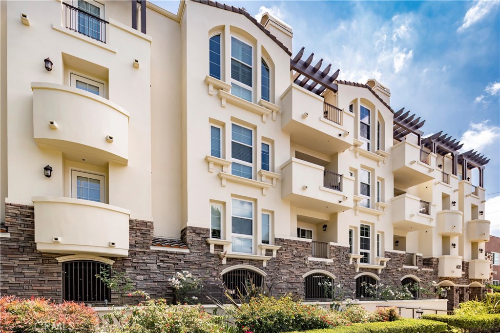 14242 Burbank 307 Property Photo 6