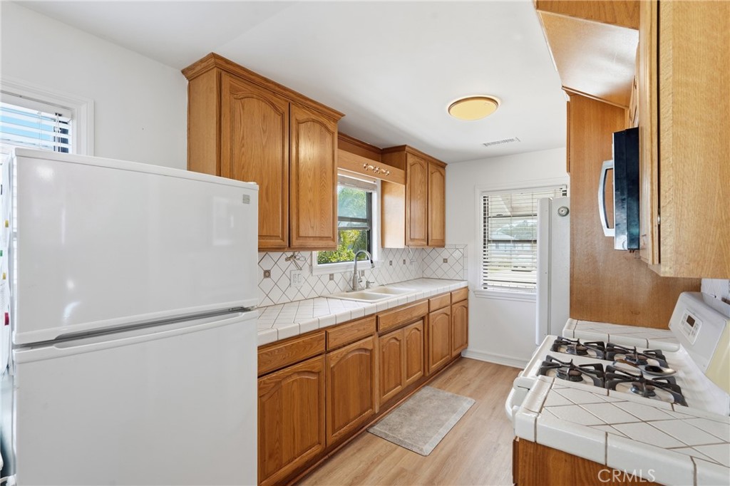 22903 Petroleum Property Photo 8