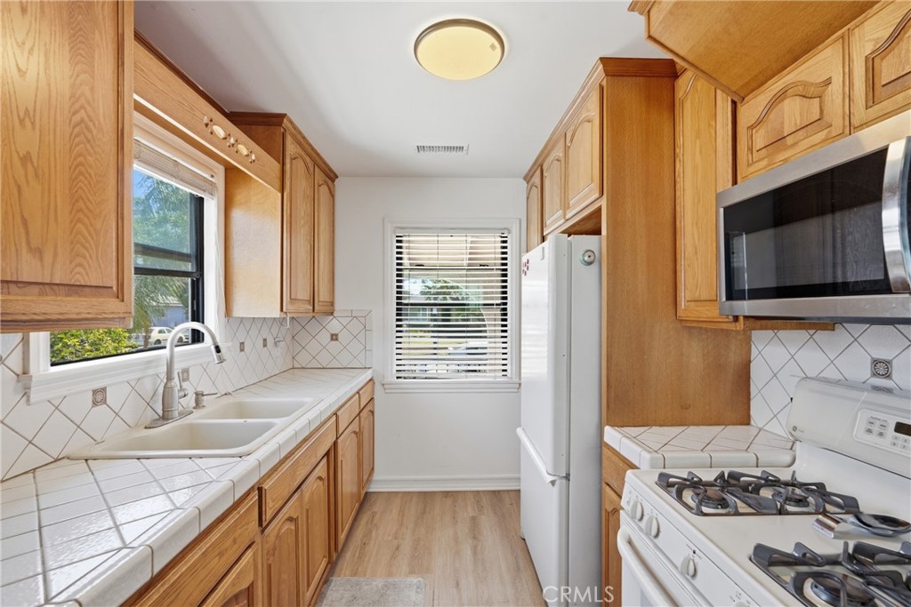 22903 Petroleum Property Photo 9