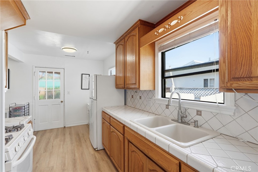22903 Petroleum Property Photo 10