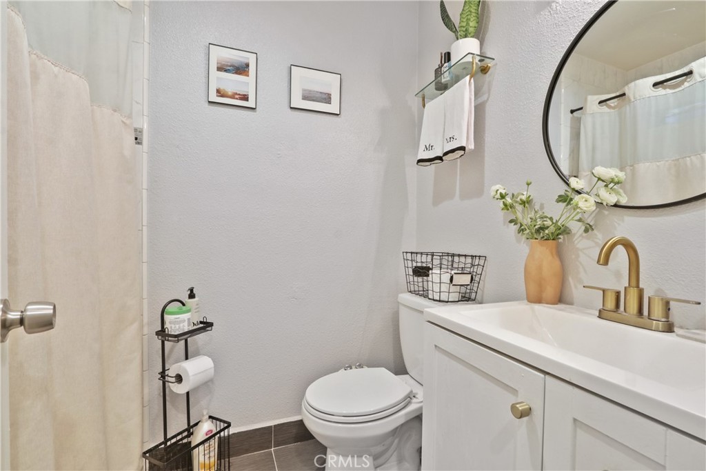 460 Golden 104 Property Photo 6