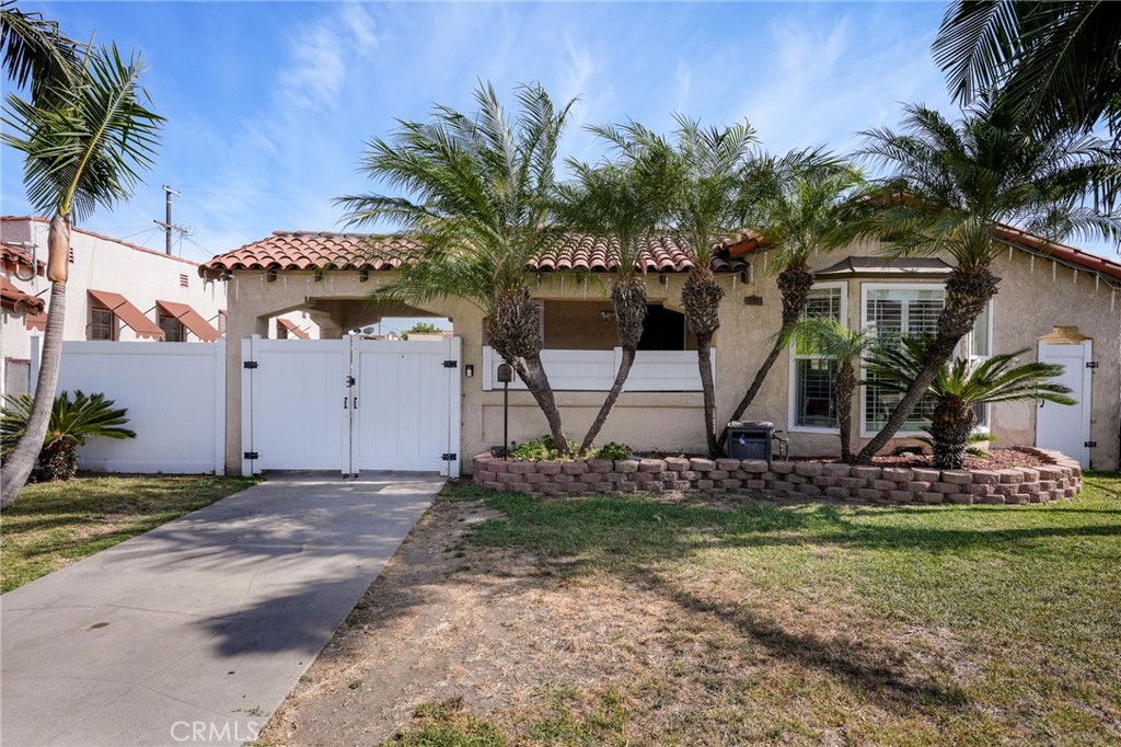 152 W 64th Street Property Photo 1
