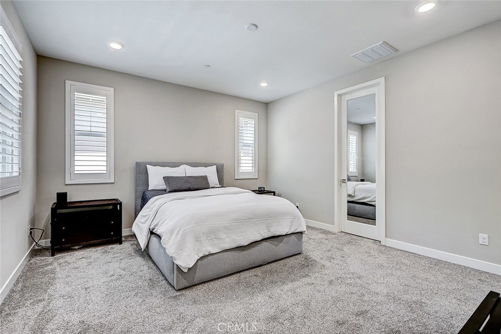 26 Country Glen Property Photo 14