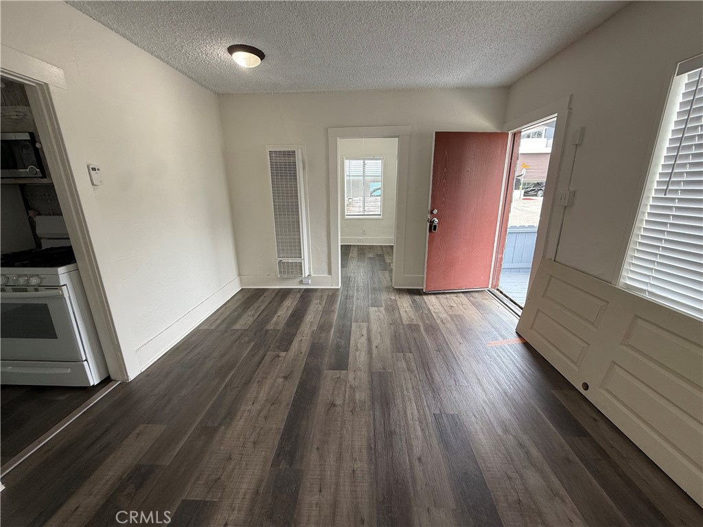1053 Loma Property Photo 2