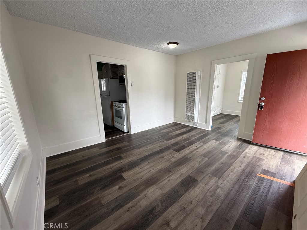 1053 Loma Property Photo 3