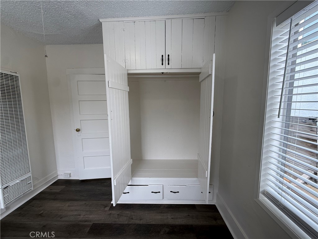 1053 Loma Property Photo 18
