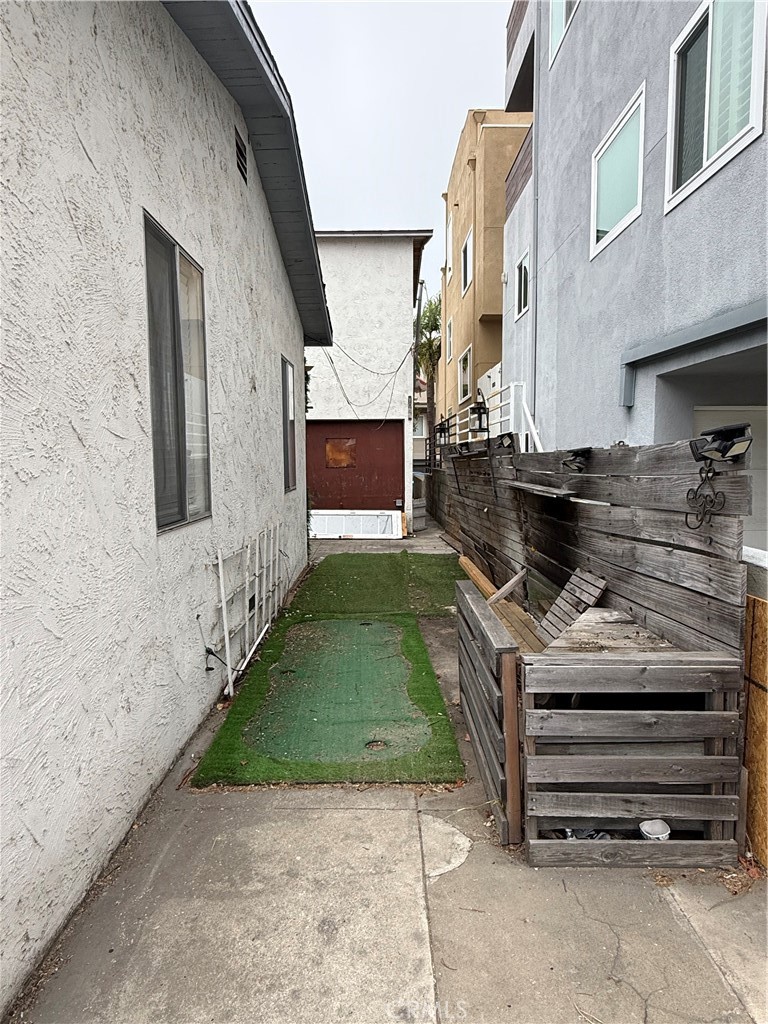 1053 Loma Property Photo 19