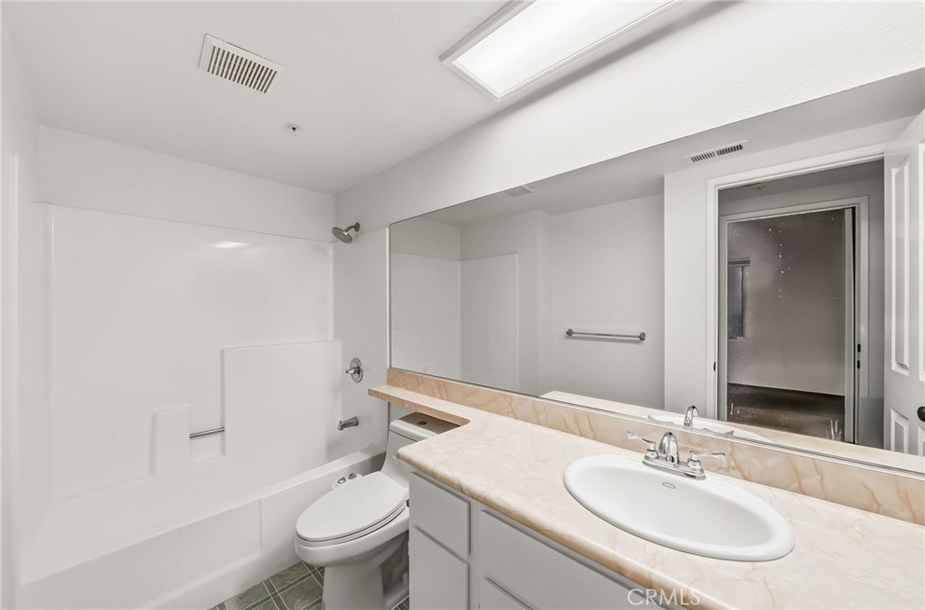 2600 E 20th Street 103a Property Photo 15