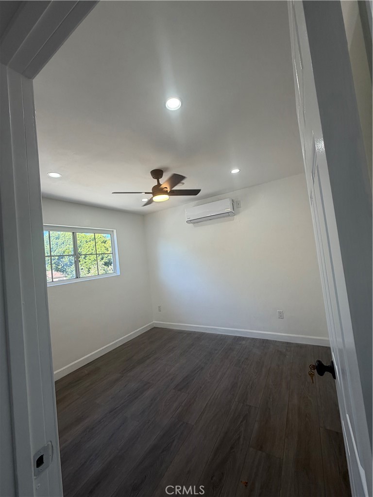 1550 1/2 W 59th Place Property Photo 7