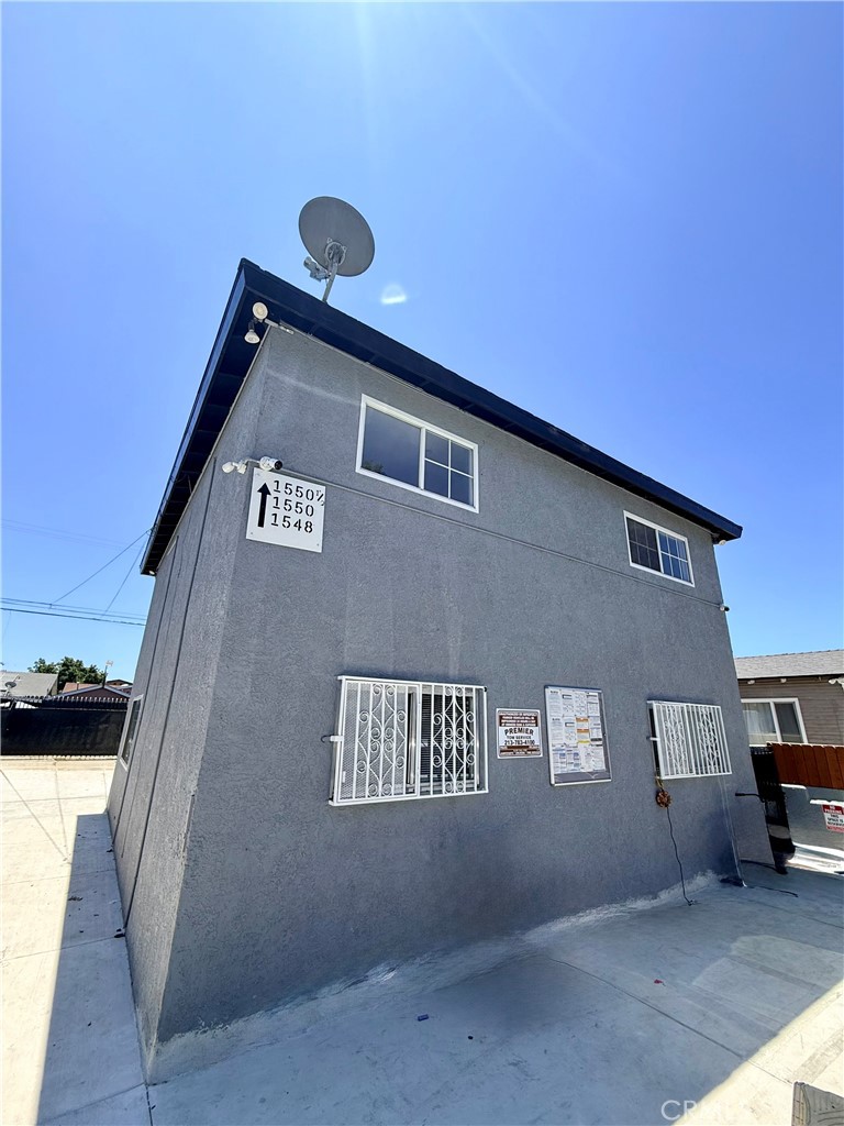 1550 1/2 W 59th Place Property Photo 13