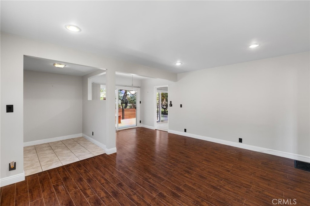 1719 265th Property Photo 5