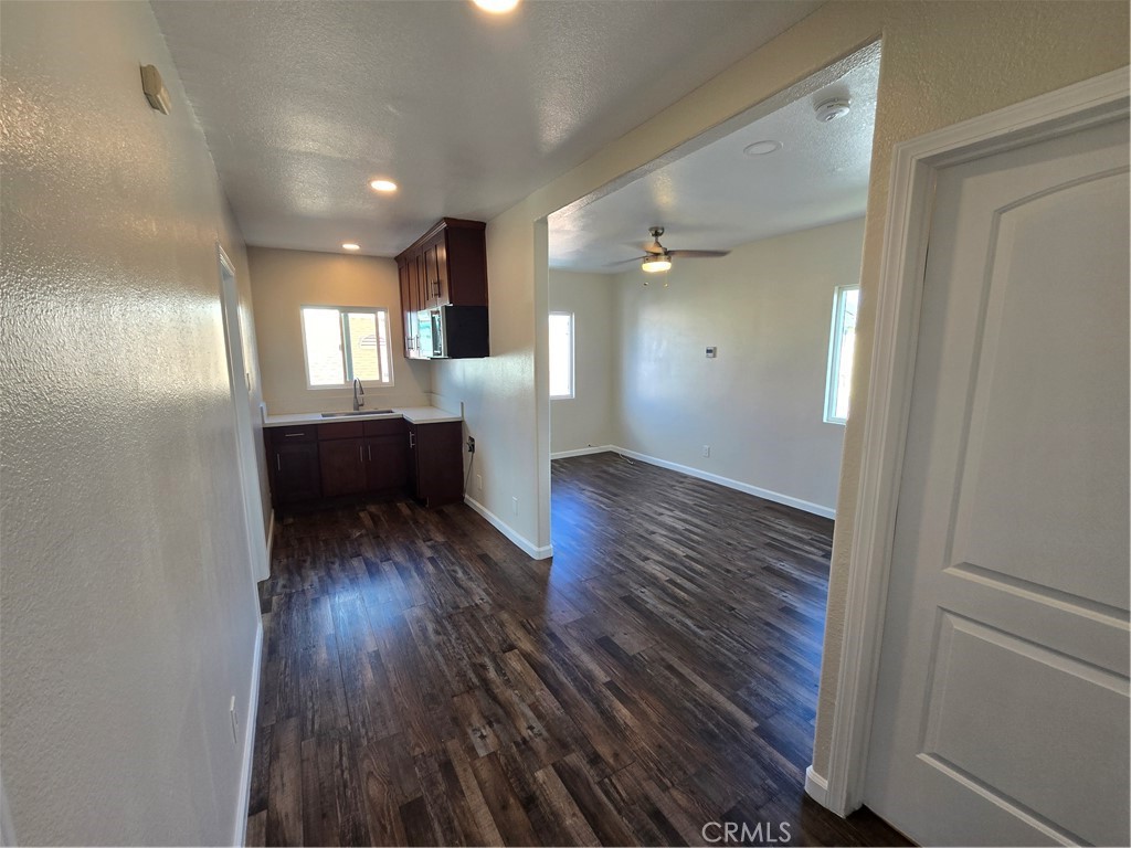 1921 E 6th Street Property Photo 2