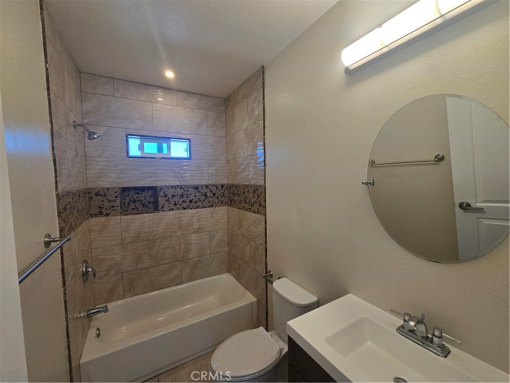 1921 E 6th Street Property Photo 11