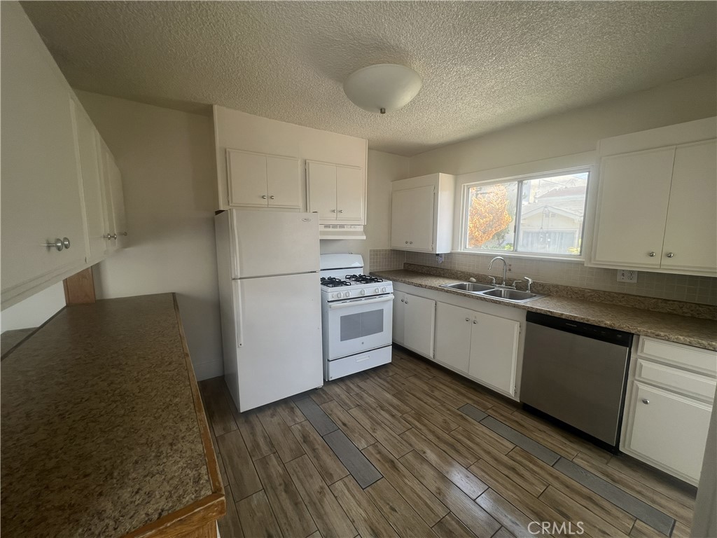424 S Broadway Property Photo 3