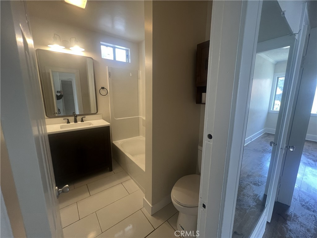 424 S Broadway Property Photo 4