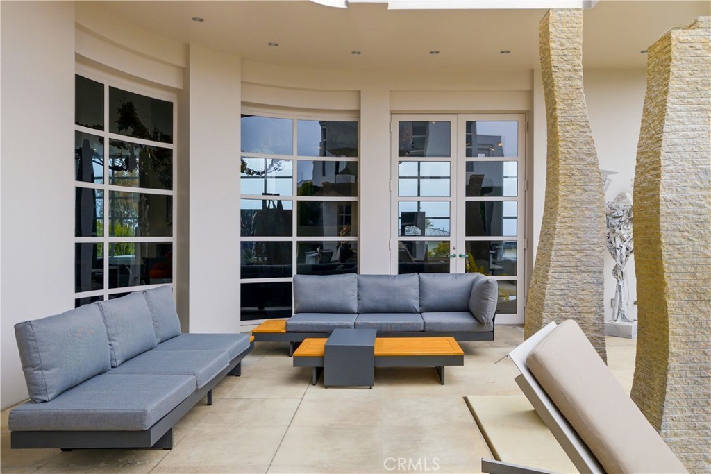 811 John Property Photo 25