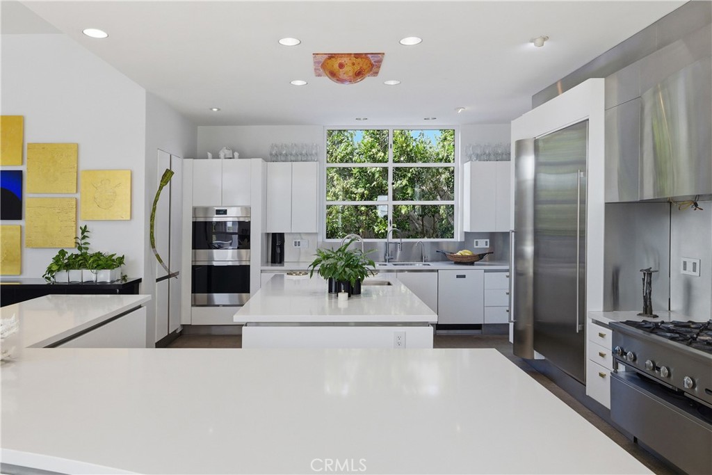 811 John Property Photo 29