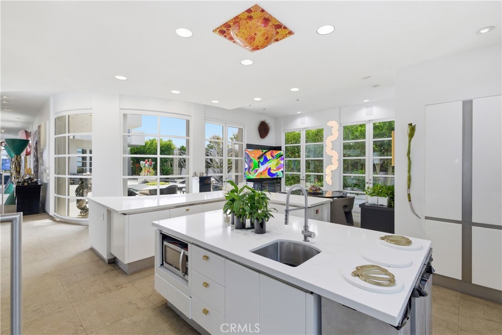 811 John Property Photo 32