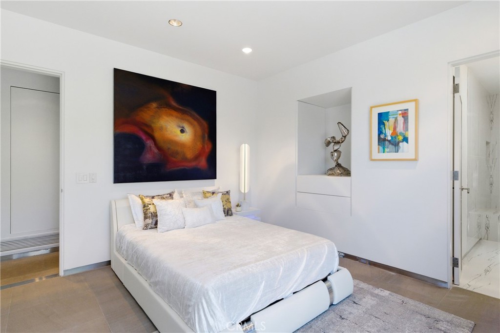 811 John Property Photo 39