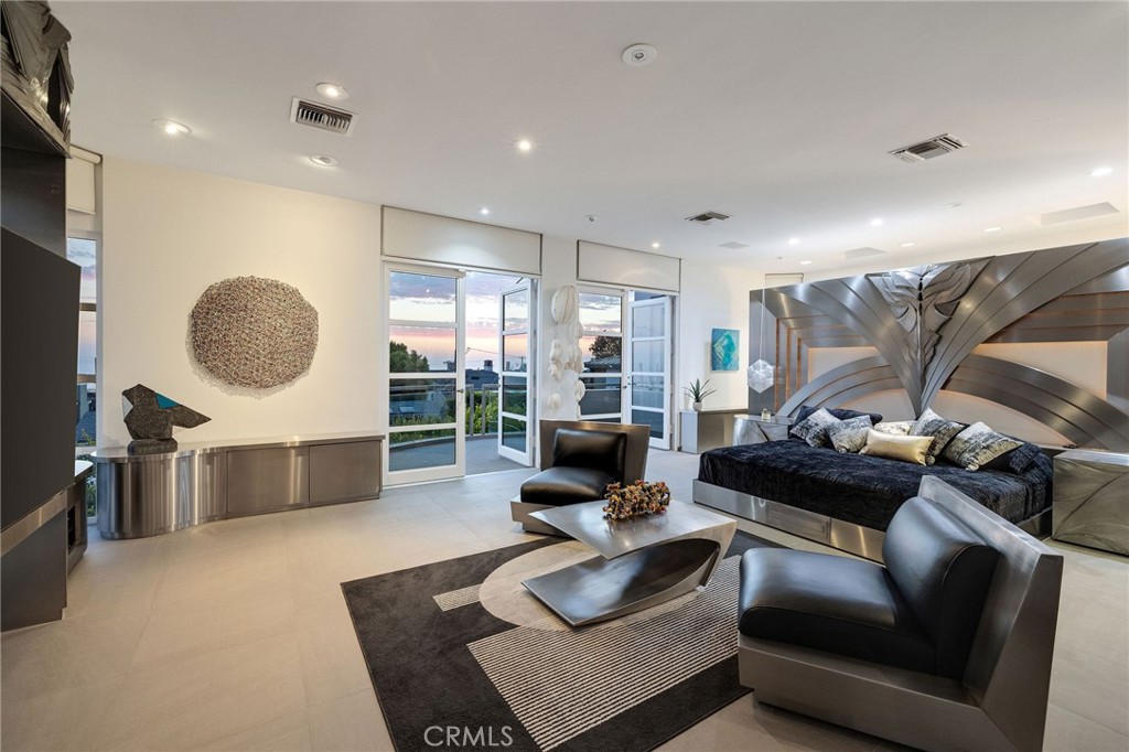 811 John Property Photo 46