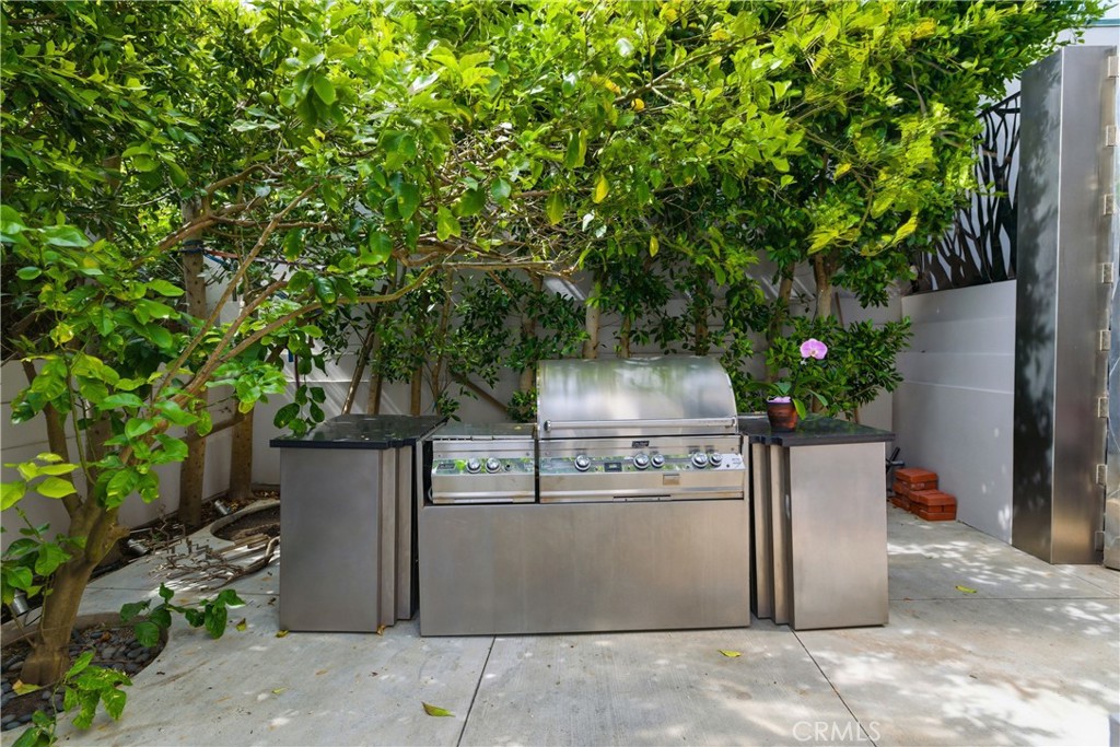 811 John Property Photo 53