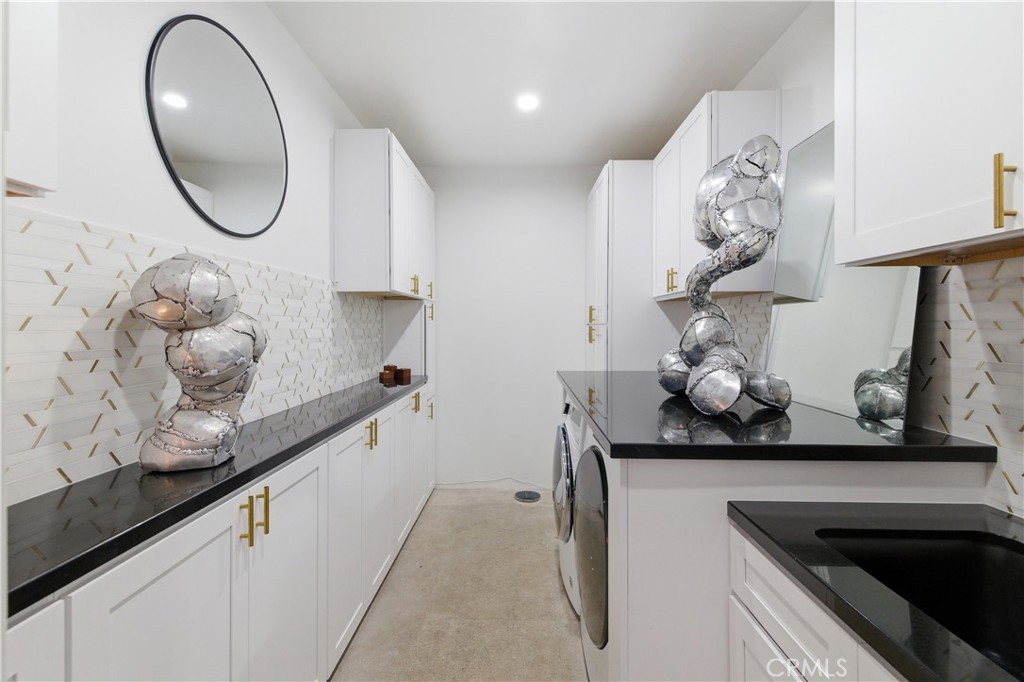 811 John Property Photo 54