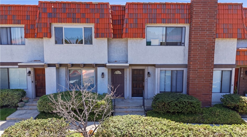 27914 Ridgecove Court N Property Photo 3