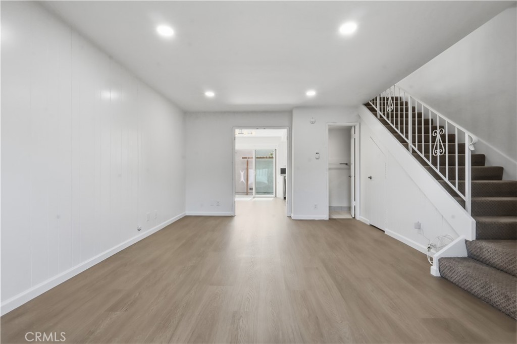 27914 Ridgecove Court N Property Photo 6