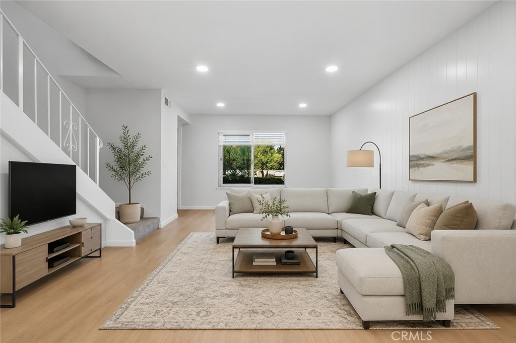 27914 Ridgecove Court N Property Photo 8