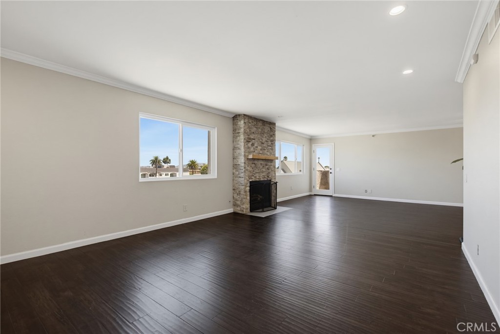 726 Elm Avenue 403 Property Photo 6