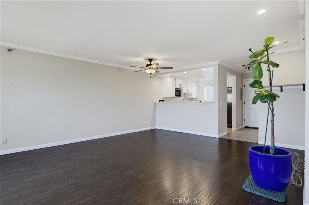 726 Elm Avenue 403 Property Photo 7