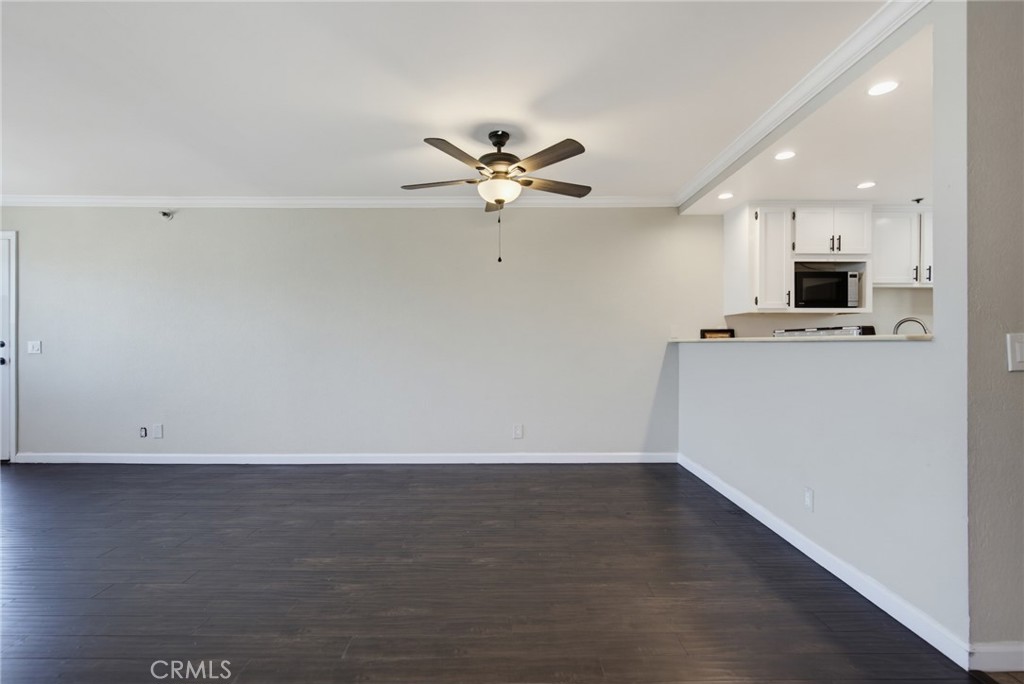 726 Elm Avenue 403 Property Photo 13