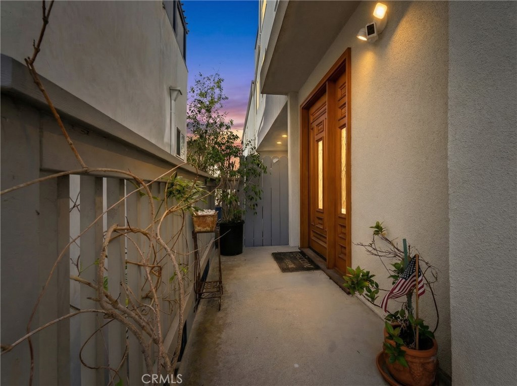 331 Manhattan Avenue Property Photo 7
