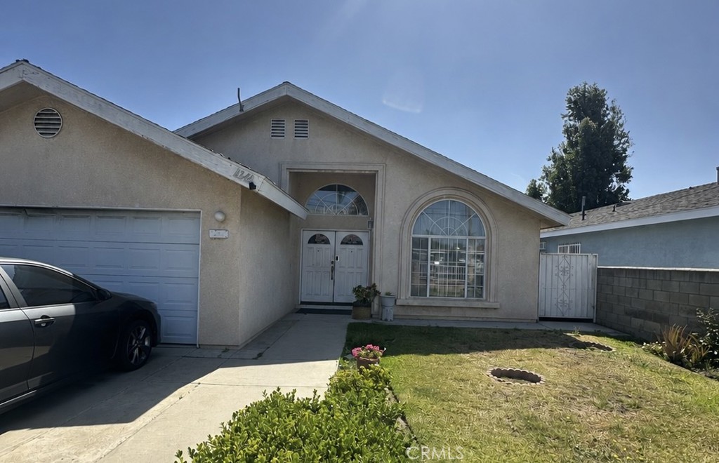1340 N Neptune Property Photo 1
