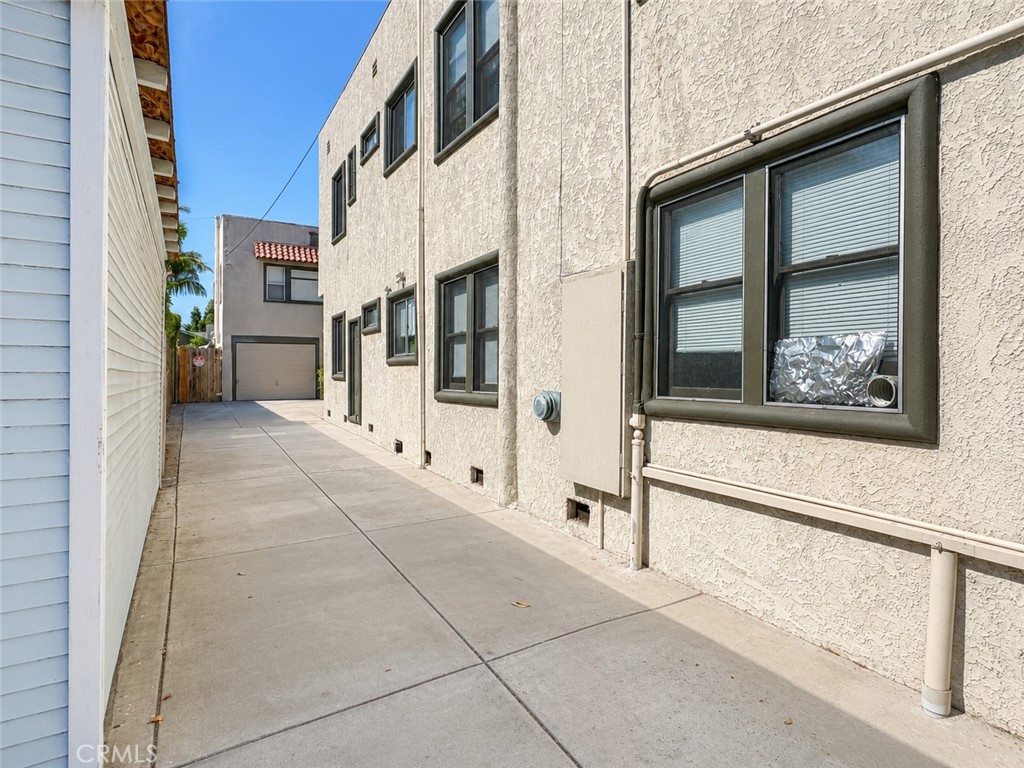 3822 E 7th Street Property Photo 5