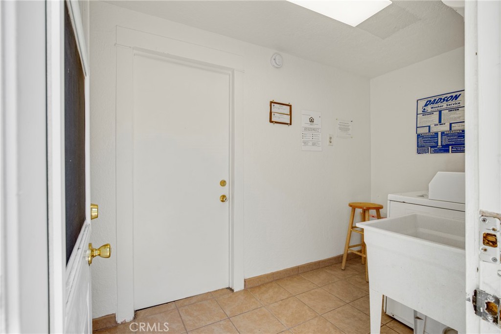 3822 E 7th Street Property Photo 19