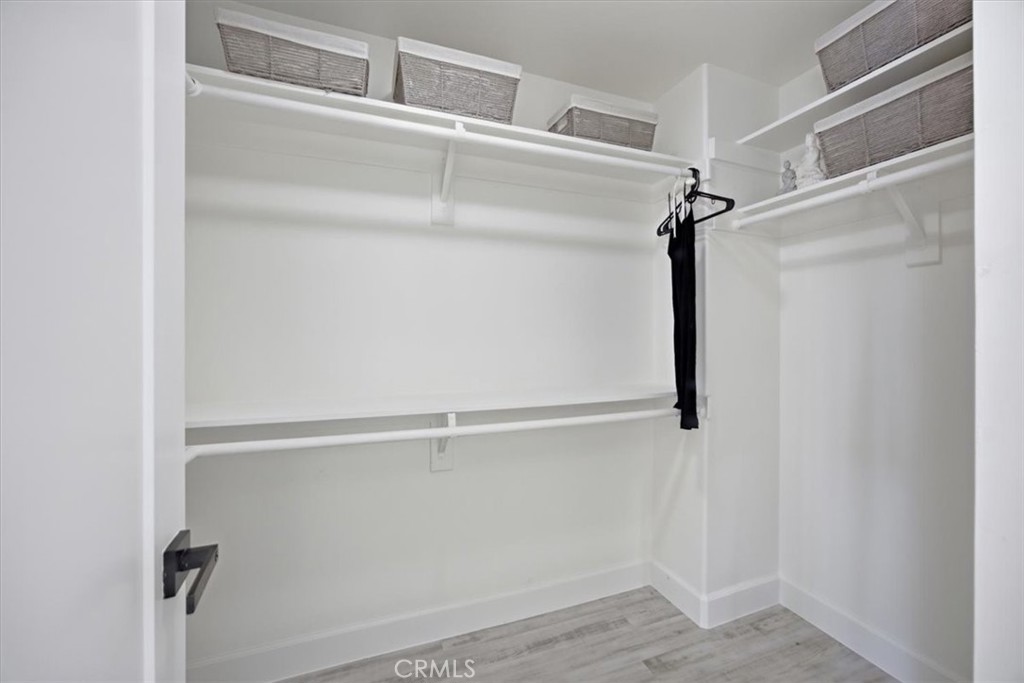 1633 Steinhart Avenue Property Photo 20