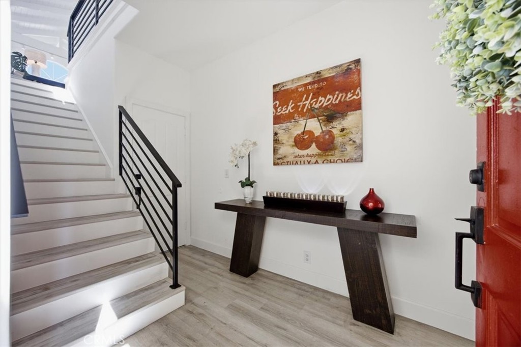 1633 Steinhart Avenue Property Photo 23