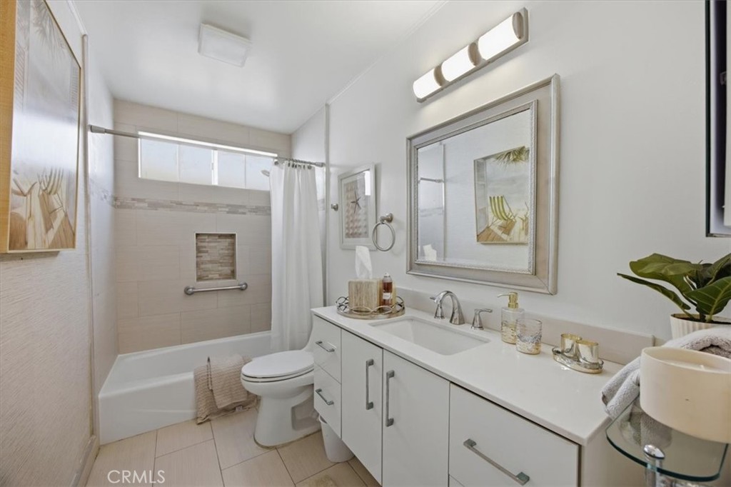 1633 Steinhart Avenue Property Photo 28