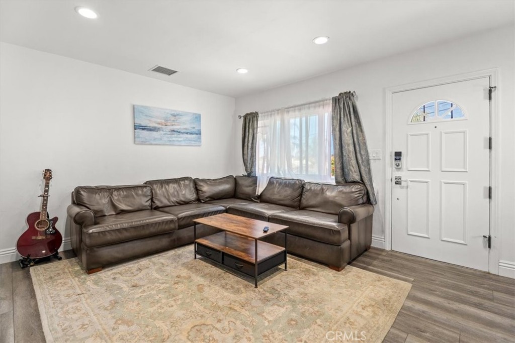 750 Sheldon Street Property Photo 4