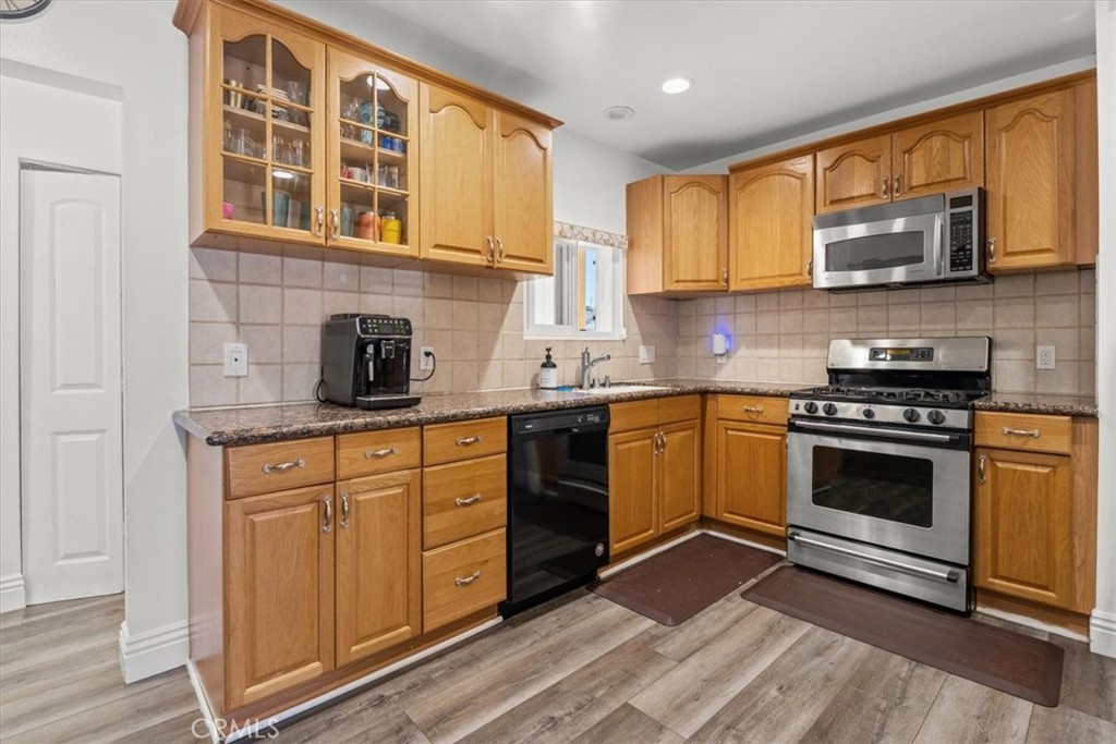 750 Sheldon Street Property Photo 6
