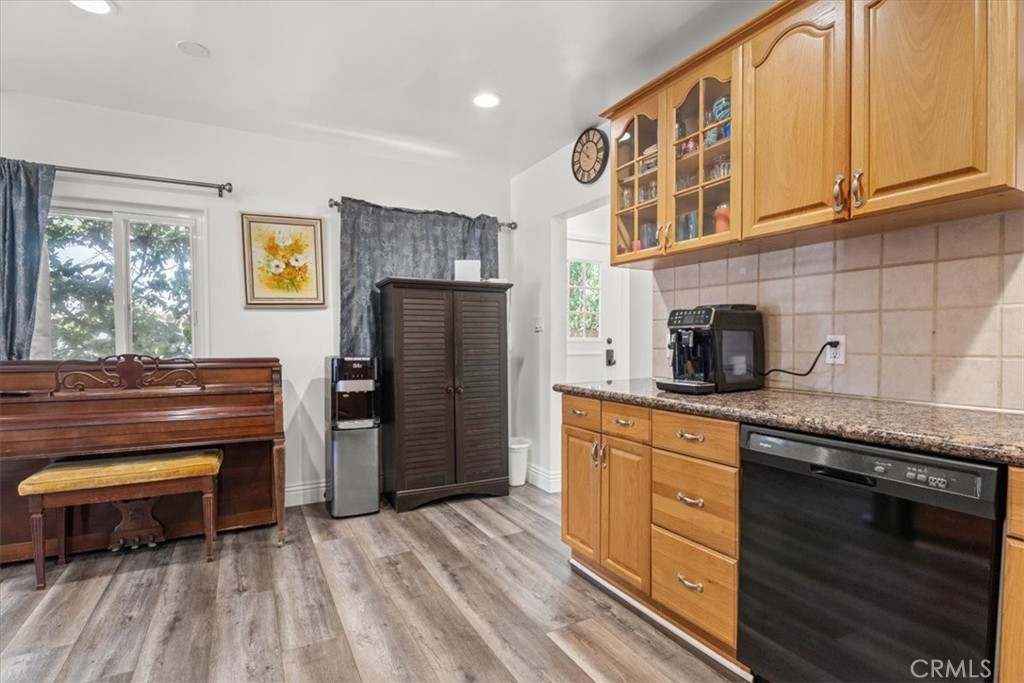 750 Sheldon Street Property Photo 8