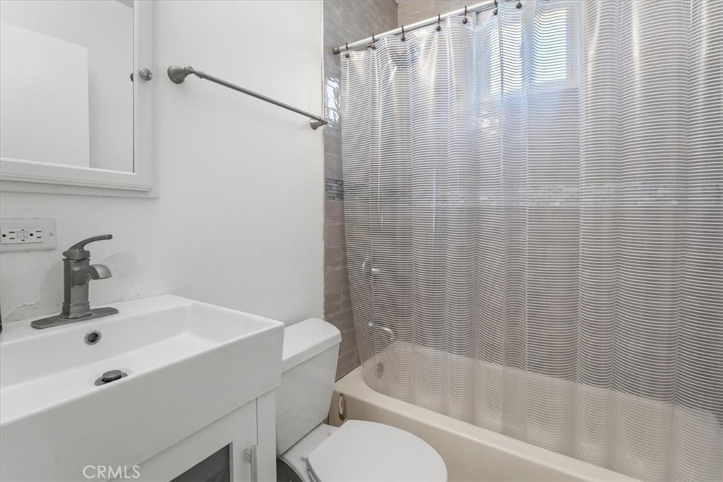 750 Sheldon Street Property Photo 27