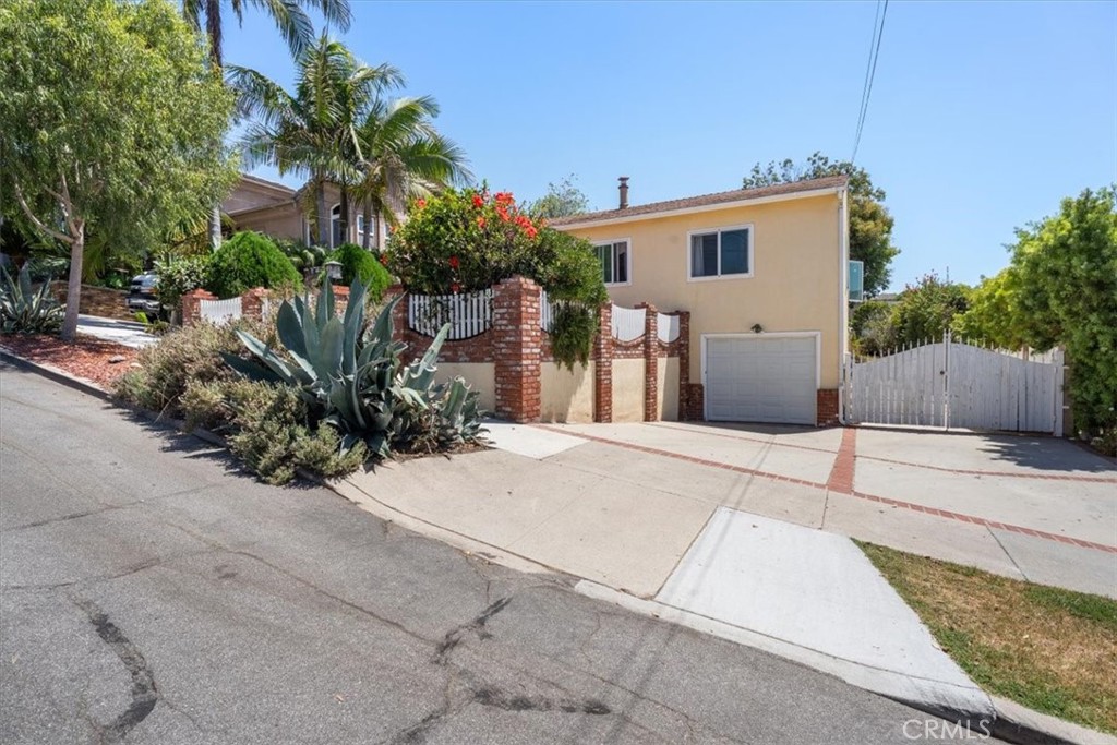 750 Sheldon Street Property Photo 30