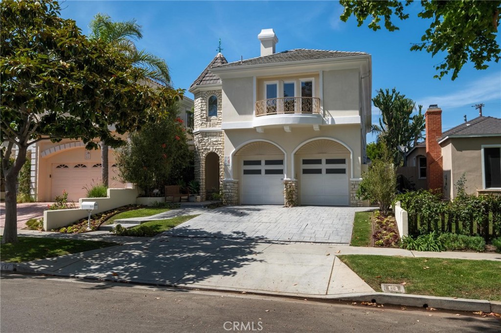 717 Avenue A Property Photo 1