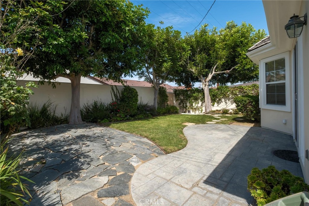 717 Avenue A Property Photo 8