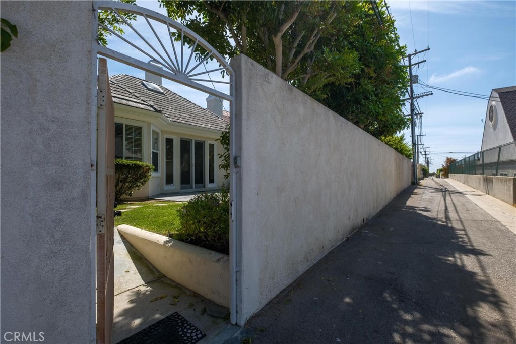 717 Avenue A Property Photo 13