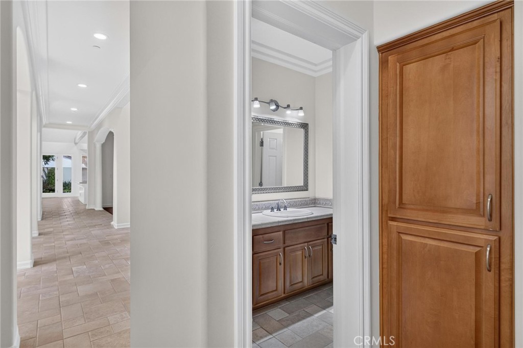 717 Avenue A Property Photo 32