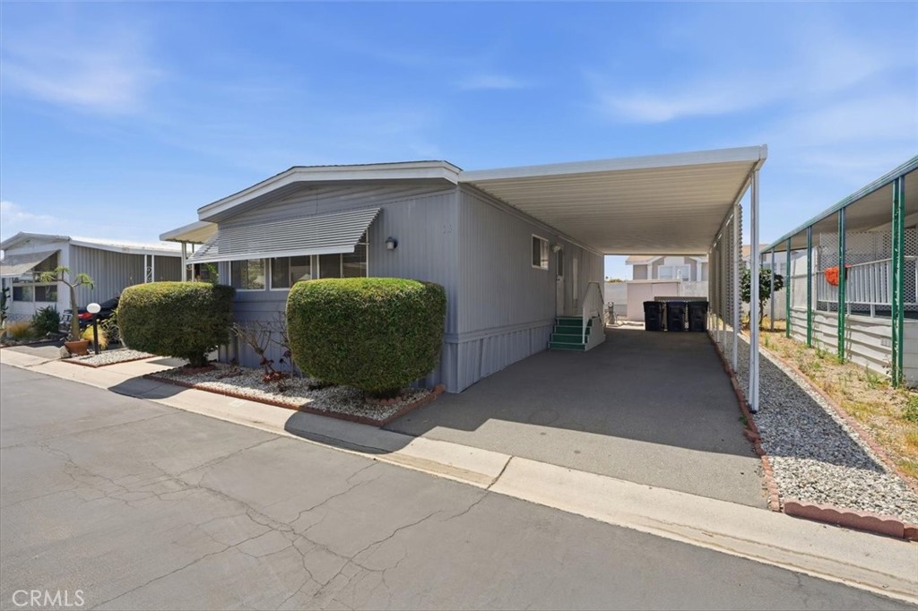 1065 W Lomita Blvd 14 Property Photo 9